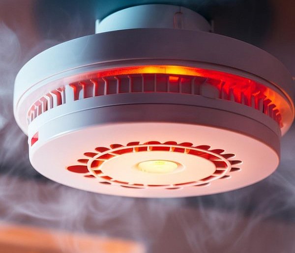 Rewolucja w przepisach pożarowych. Nowe obowiązki dla właścicieli domów i firm-98689