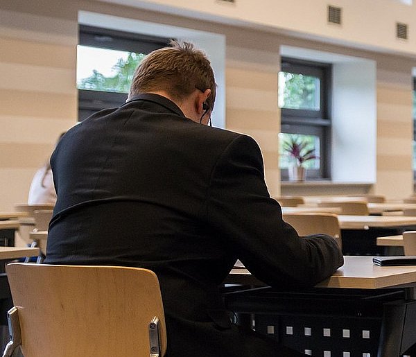 Zmiany w przepisach o wynagrodzeniach. Zapłacą za gotowość do pracy-98779