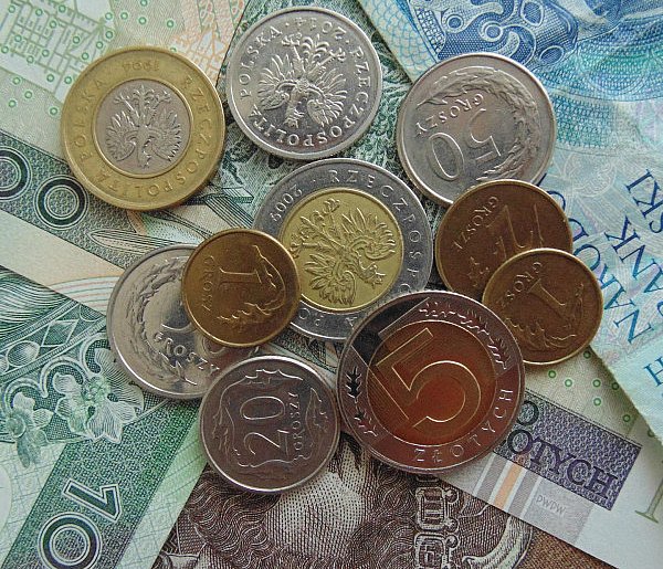 Nowe regulacje dla dorabiających. Od grudnia zmieniają się limity-99089