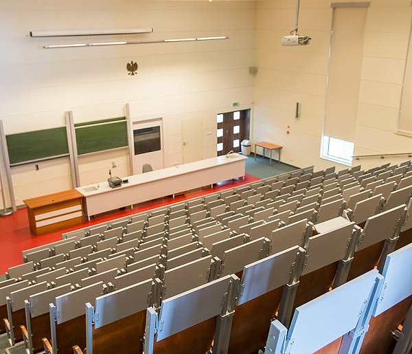 Uczelnie przeżywają oblężenie. Ten kierunek przyciąga tłumy-99177