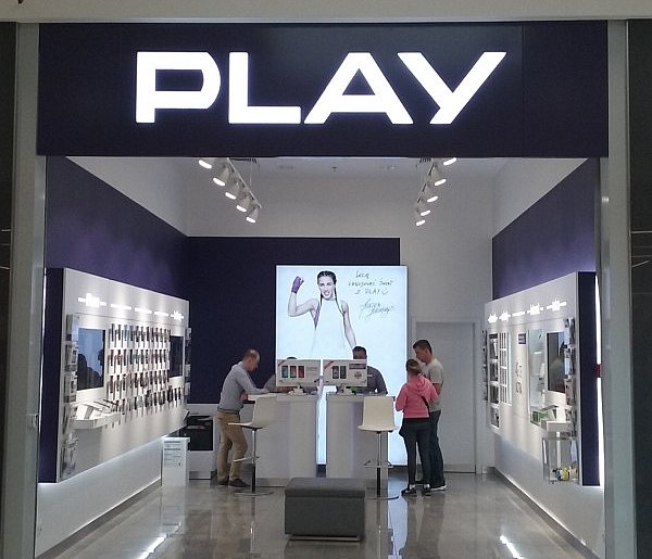 Potężna kara dla Play. Sieć ma zwrócić klientom pobrane środki-99416