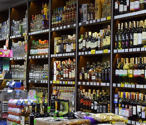 To codzienność wielu Polaków. Nowe dane o alkoholu niepokoją-99898