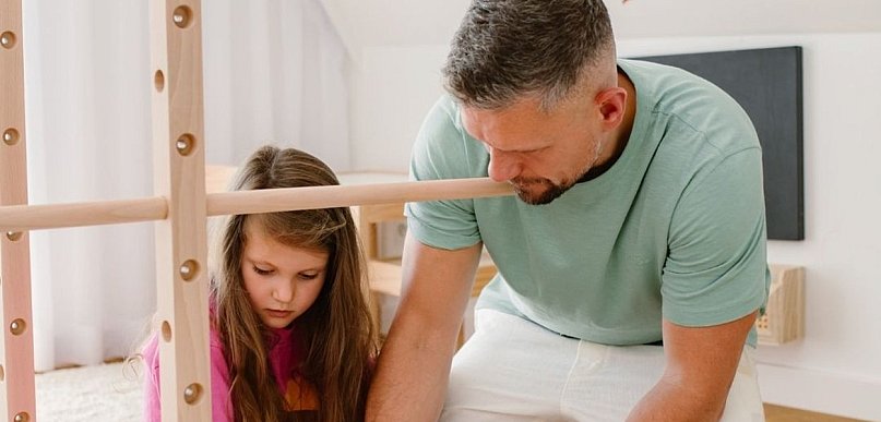 Jak domowy plac zabaw wspiera motorykę dziecka