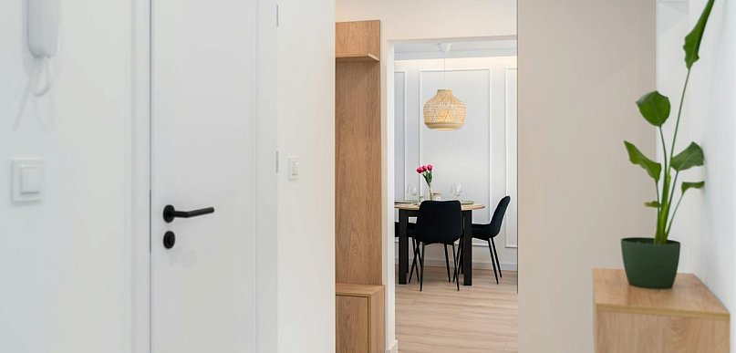 Najważniejsze etapy wykończenia domu i zagospodarowania przestrzeni wokół niego: o