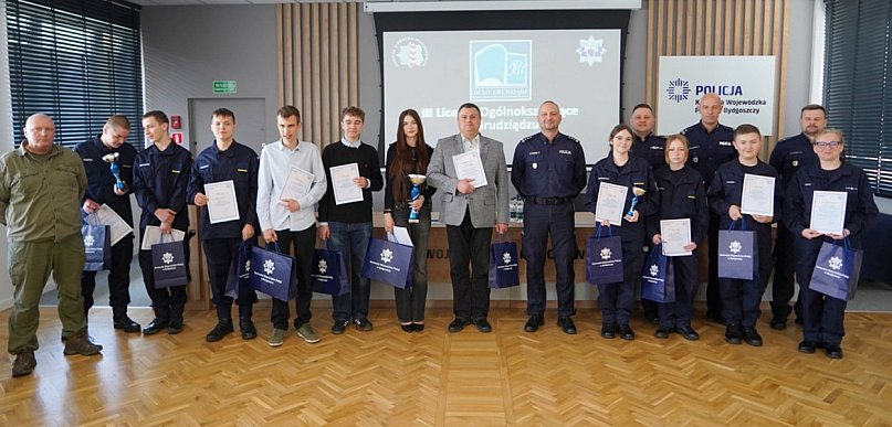 Grudziądzka młodzież „mundurowa” najlepsza w województwie! Sukces uczniów III LO