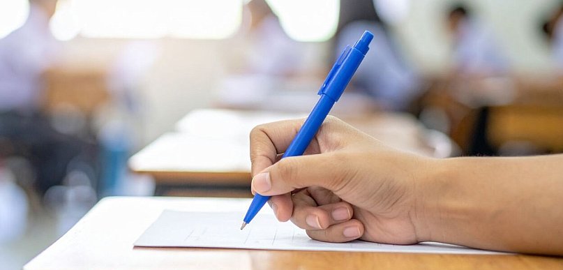CKE: kilkunastu osobom unieważniono egzamin z polskiego za wniesienie telefonu, ki