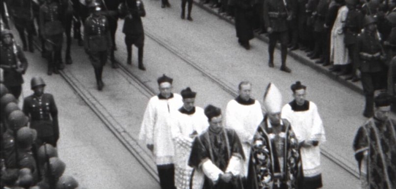 Nieznany film z pogrzebu Marszałka Piłsudskiego. Obchody 91. rocznicy śmierci w Gr
