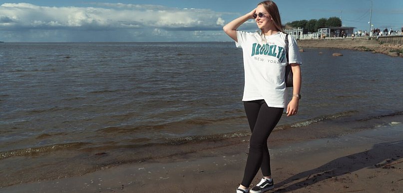 Jak łączyć sportowe ubrania z casualowymi stylizacjami?