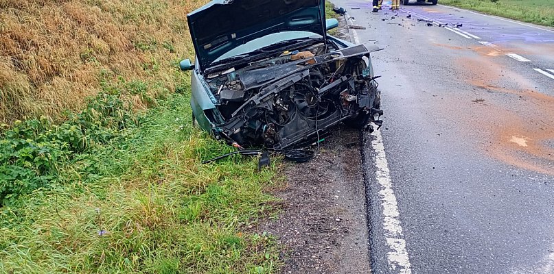Zderzenie osobówki z ciężarówką na trasie Grudziądz - Wąbrzeźno - 97925