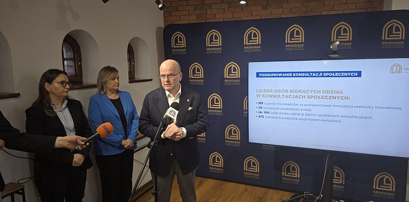 Basenowy "okrągły stół" w Ratuszu. Prezydent wyjaśnia sprawę 12 milionów i "basenu - 99402