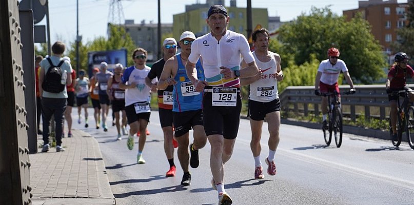XII Półmaraton „Śladami Bronka Malinowskiego”: Wielkie bieganie i zmiany w ruchu