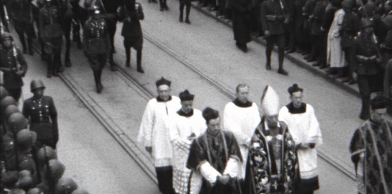 Nieznany film z pogrzebu Marszałka Piłsudskiego. Obchody 91. rocznicy śmierci w Gr