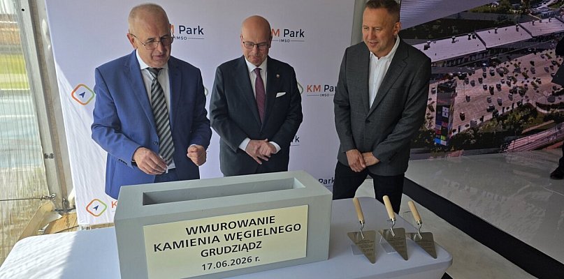 Nowoczesny park handlowy zastąpi dawnego Reala. Wmurowano kamień węgielny pod KM P