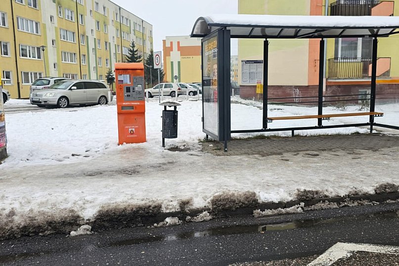 Lodowisko pod nogami grudziądzan. Przystanki i miejskie chodniki to tor przeszkód