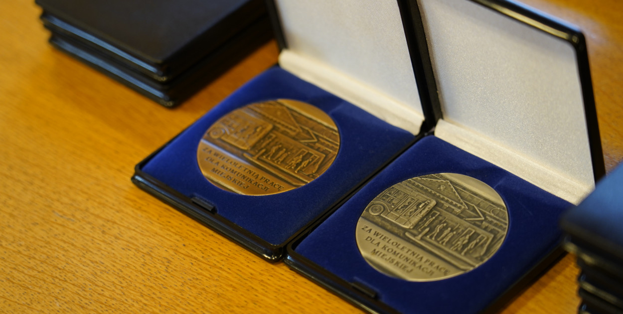 Pracownicy MZK Grudziądz odebrali medale za długoletnią pracę