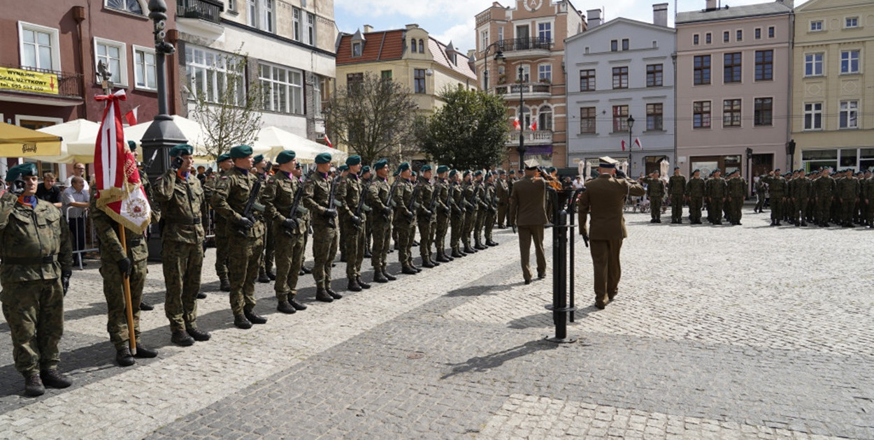 Święto Wojska Polskiego w Grudziądzu. Program obchodów i atrakcje na festynie!