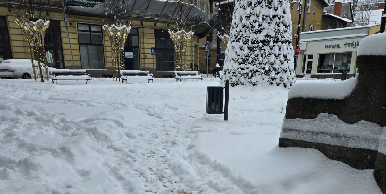 Rybny Rynek, śniegu po kolana. Brak działań służb miejskich