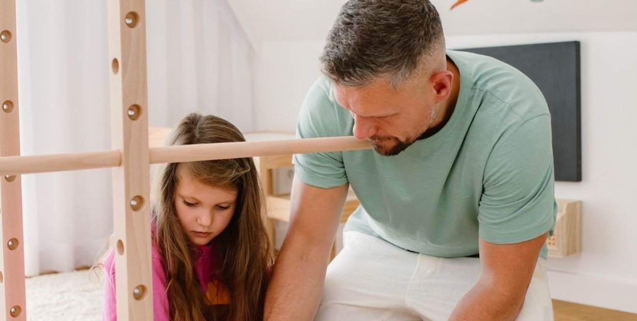 Jak domowy plac zabaw wspiera motorykę dziecka