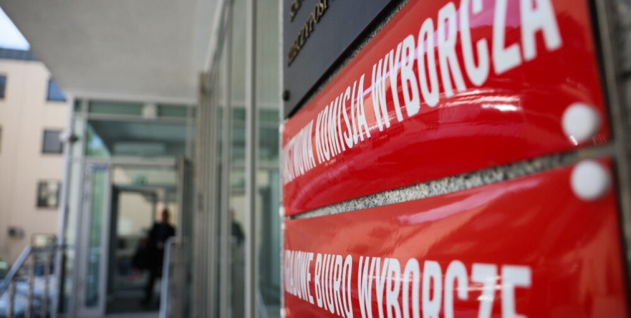 Sondaż WP: KO - 30,6 proc., PiS - 23,5 proc., Konfederacja - 12,2 proc.