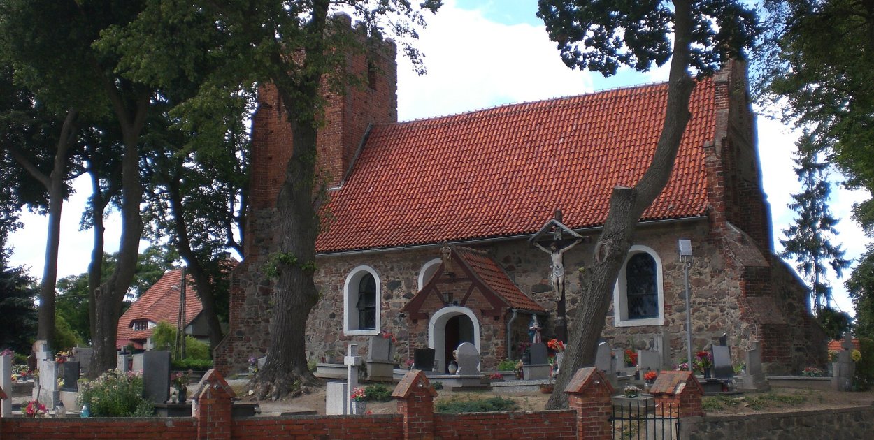 Ponad 15 mln zł na konserwację zabytków. Remont dachu kościoła św. Jakuba w Dąbrów