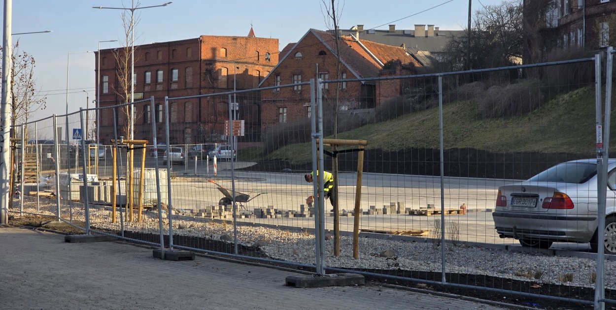 Mopy, śmietniki i potańcówki. Tak Ratusz widzi „strategiczny rozwój” Grudziądza